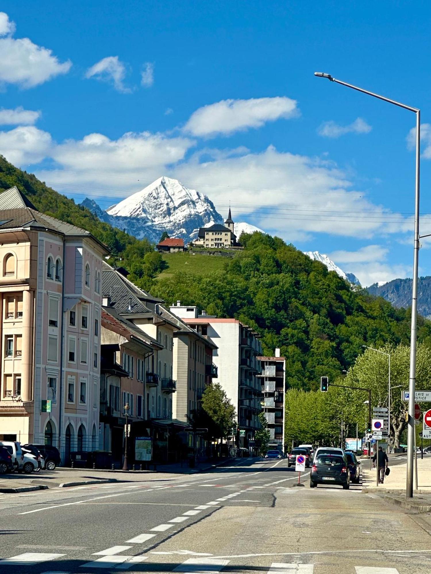 Le Refuge T3 Centre Ville 63M2 Pied Des Montagnes 阿尔贝维尔 外观 照片